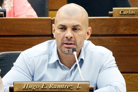 Aprueban declaración que insta a comuna asuncena a rescindir contrato de estacionamiento tarifado