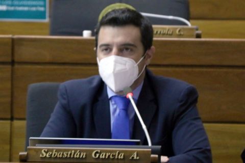Declaran de interés nacional iniciativa para que el gobierno de Joe Biden libere vacunas de reserva