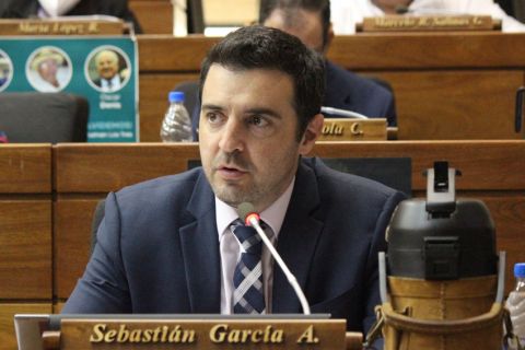Teniendo en cuenta las elecciones generales, plantean trasladar feriado del 1º  de mayo