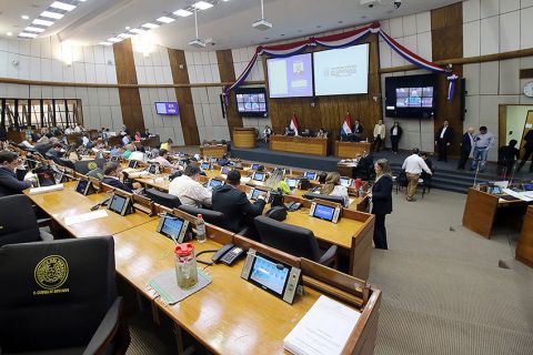 Aceptan veto al documento que busca deducción del 100 % del IVA en compras de alimentos
