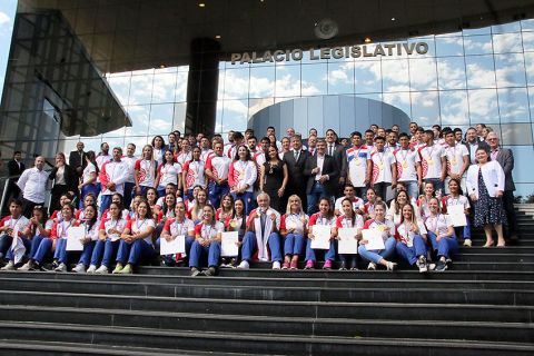 Diputados reconoce a atletas medallistas de los Juegos Odesur ASU-2022 con dos distinciones