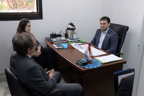 Discuten proyecto de ley que pretende regular uso de “vapeadores”