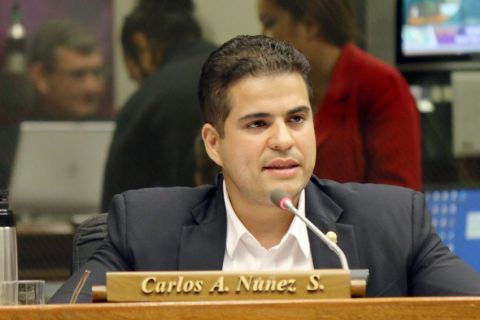 Instan al Ejecutivo a incluir en obras viales iluminación alimentada con energía solar