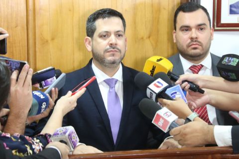 Presidente Latorre anuncia concurso de méritos para que 50 jóvenes se sumen al plantel laboral de la Cámara de Diputados