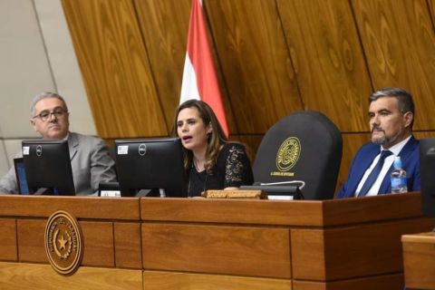 Frente Parlamentario contra la Corrupción 03-850.jpg