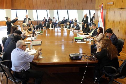 Pedido de intervención de la municipalidad de carapeguá 04 850.jpg