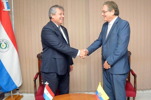 Embajador de Ecuador realizó una visita de cortesía al Presidente de Diputados