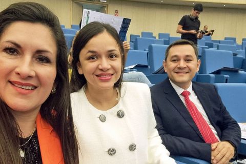 Dip. Jazmín Narvaez, Nestor Castellano, Dip. Del Pilar Vázquez - Parlatino 01 850.jpg