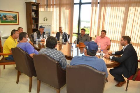 Federación de camioneros solicita posponer estudio del proyecto de estabilización de precio de combustibles