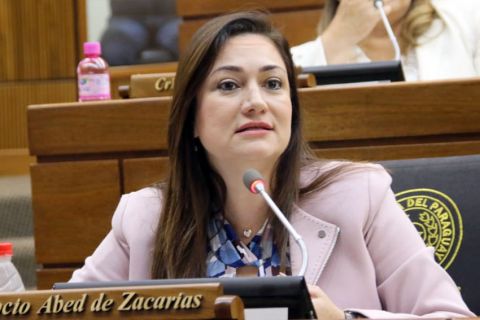 Iniciativa de ley establece un día especial para homenajear al médico estético