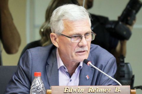 Buscan que gobiernos locales sean beneficiados con regalías por explotación y prospección de hidrocarburos