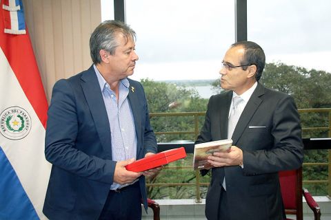 Embajador de Marruecos realizó una visita de cortesía al Presidente de Diputados