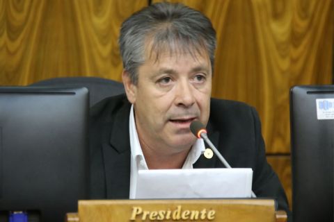 Presidente de Diputados exhorta a miembros del EPP a deponer las armas