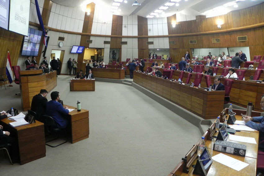 Presidente de Diputados ratifica compromiso con la educación durante jornada gubernamental en Cordillera