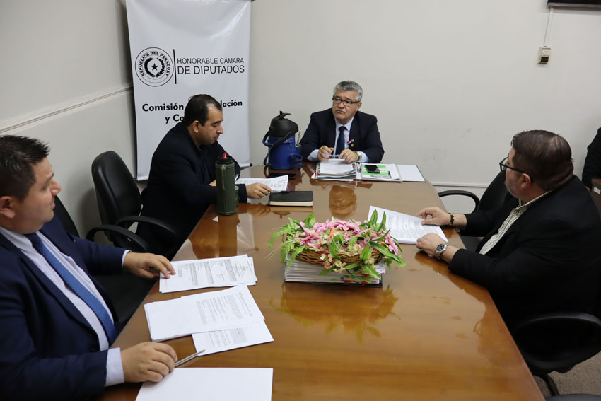 Presidente de Diputados ratifica compromiso con la educación durante jornada gubernamental en Cordillera