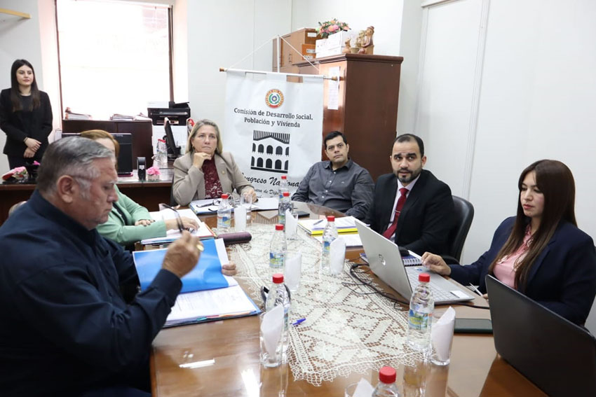 Presidente de Diputados ratifica compromiso con la educación durante jornada gubernamental en Cordillera