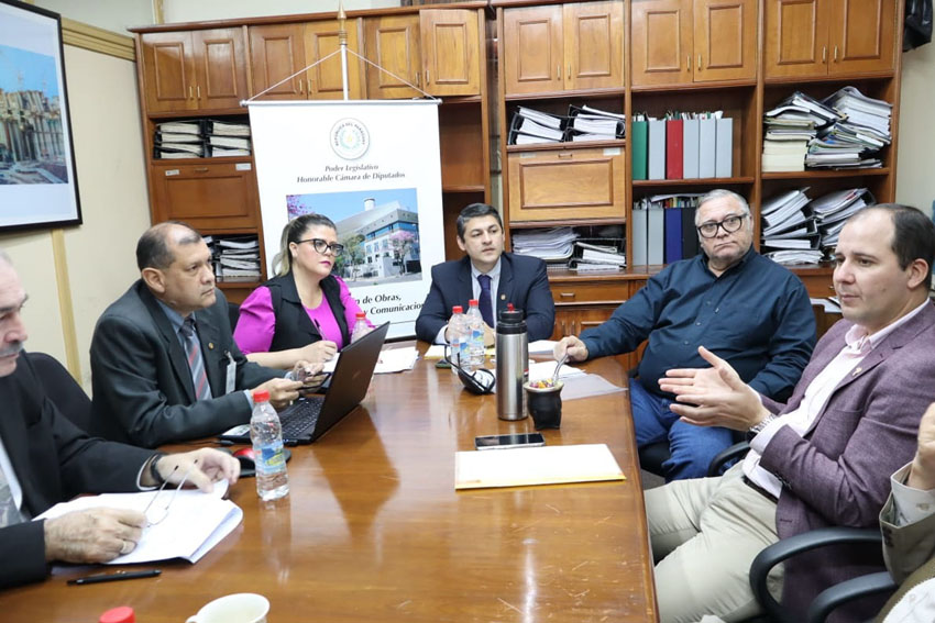 Presidente de Diputados ratifica compromiso con la educación durante jornada gubernamental en Cordillera