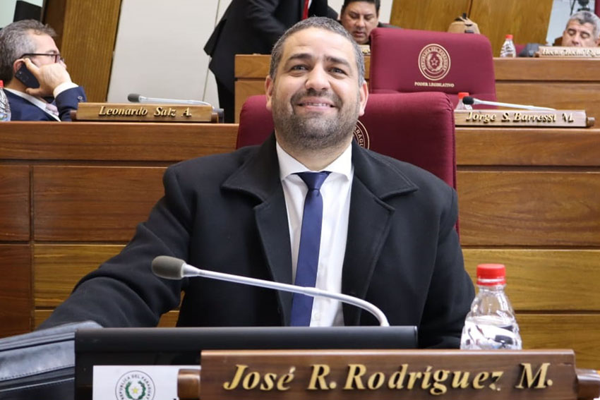Presidente de Diputados ratifica compromiso con la educación durante jornada gubernamental en Cordillera