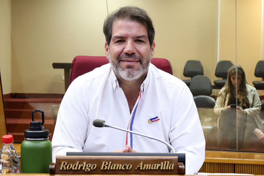 Presidente de Diputados ratifica compromiso con la educación durante jornada gubernamental en Cordillera