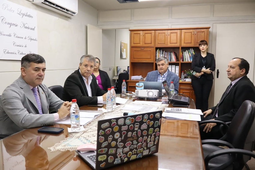 Presidente de Diputados ratifica compromiso con la educación durante jornada gubernamental en Cordillera