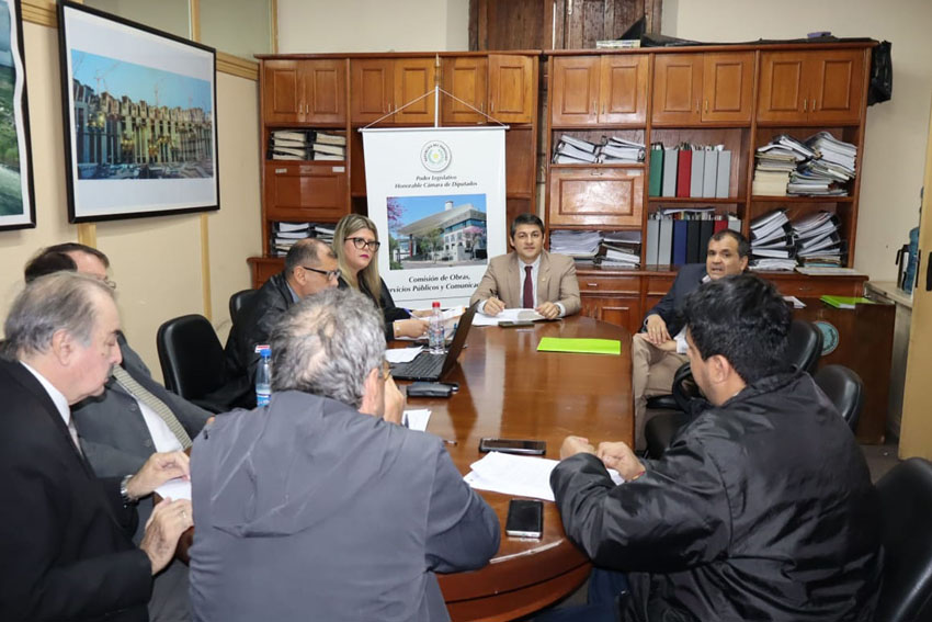 Presidente de Diputados ratifica compromiso con la educación durante jornada gubernamental en Cordillera