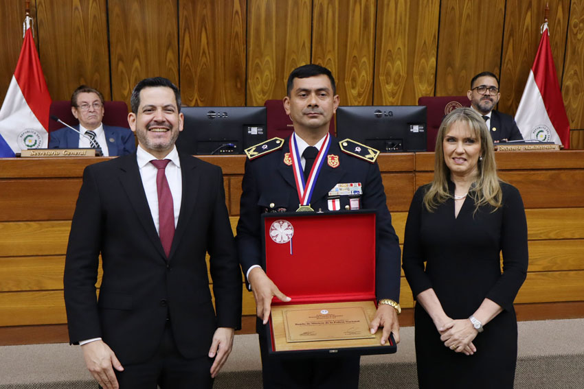 Presidente de Diputados ratifica compromiso con la educación durante jornada gubernamental en Cordillera