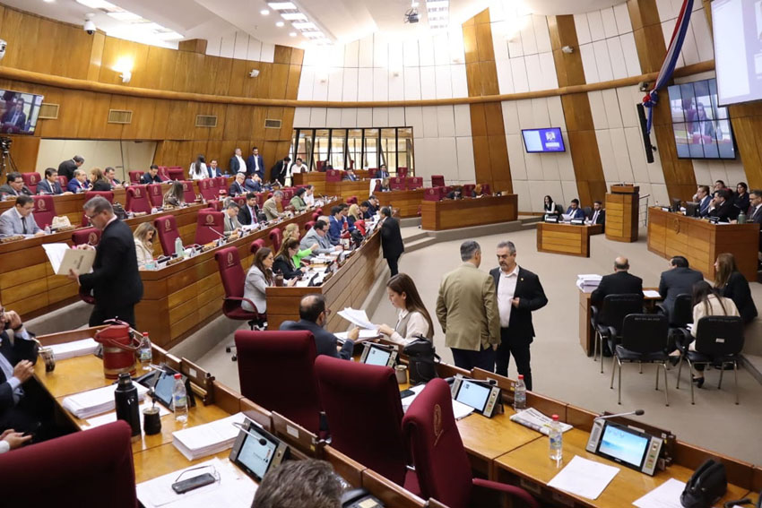 Presidente de Diputados ratifica compromiso con la educación durante jornada gubernamental en Cordillera