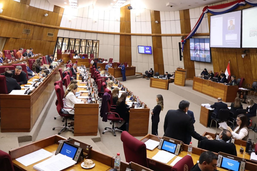 Presidente de Diputados ratifica compromiso con la educación durante jornada gubernamental en Cordillera