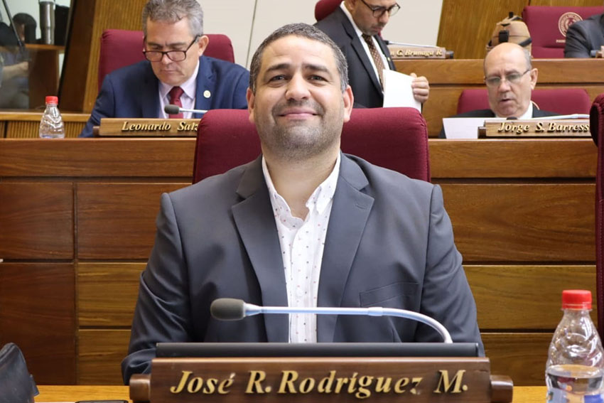 Presidente de Diputados ratifica compromiso con la educación durante jornada gubernamental en Cordillera