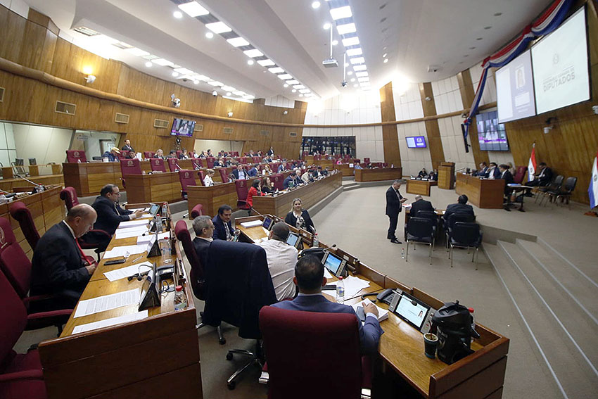 Presidente de Diputados ratifica compromiso con la educación durante jornada gubernamental en Cordillera