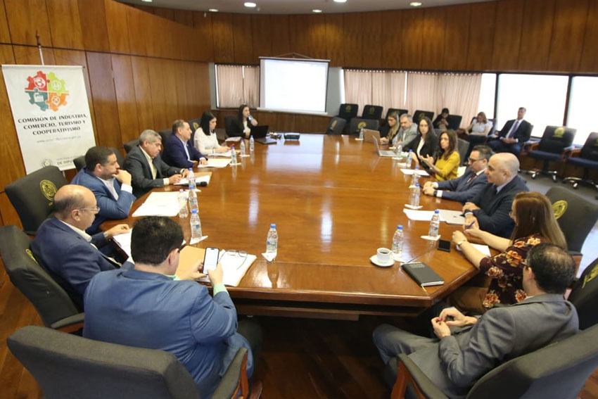 Presidente de Diputados ratifica compromiso con la educación durante jornada gubernamental en Cordillera