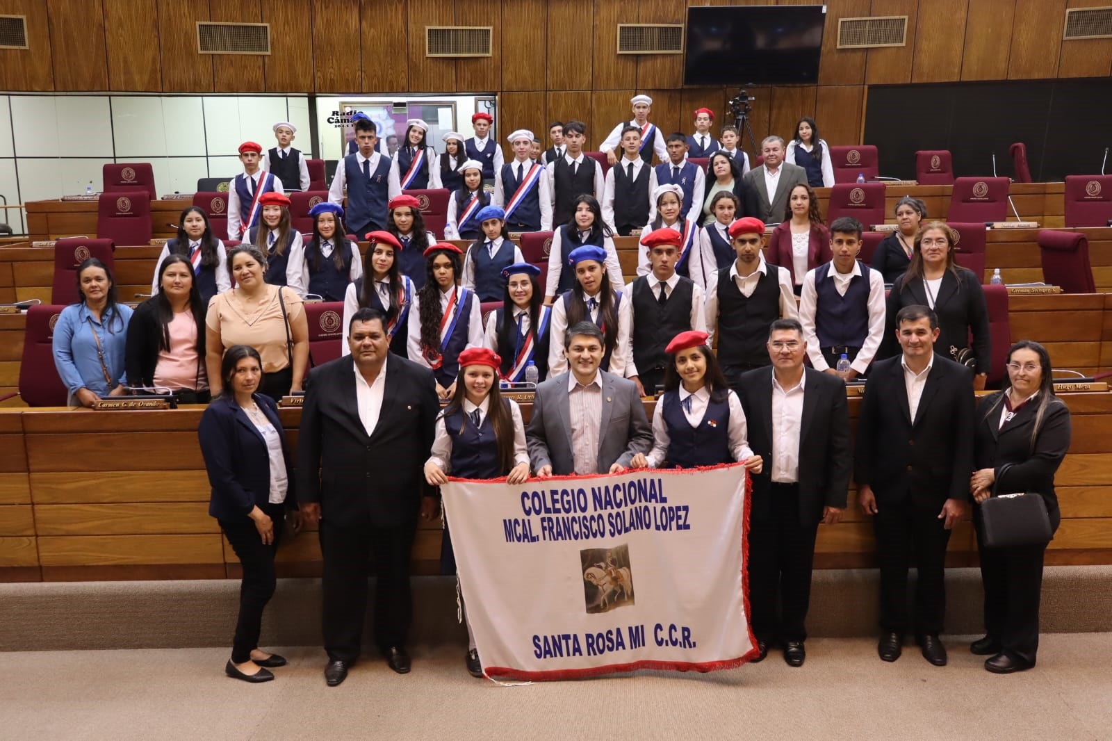 Presidente de Diputados ratifica compromiso con la educación durante jornada gubernamental en Cordillera