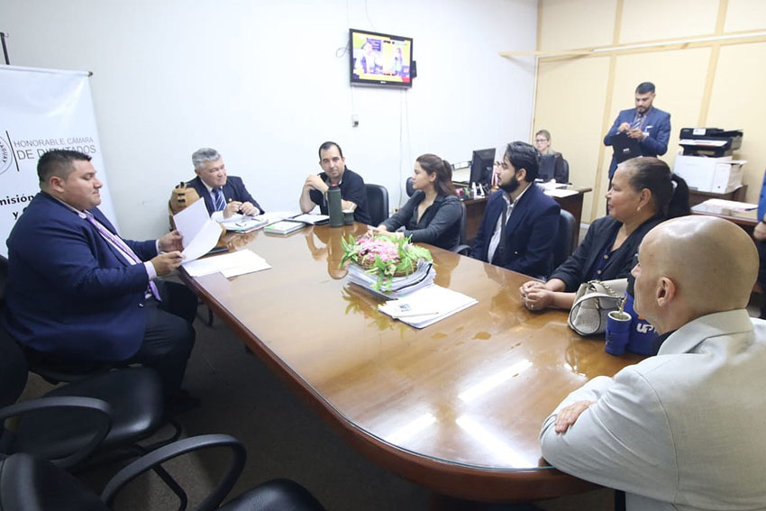 Presidente de Diputados ratifica compromiso con la educación durante jornada gubernamental en Cordillera