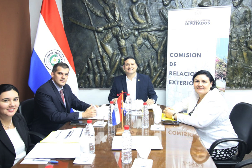 Presidente de Diputados ratifica compromiso con la educación durante jornada gubernamental en Cordillera