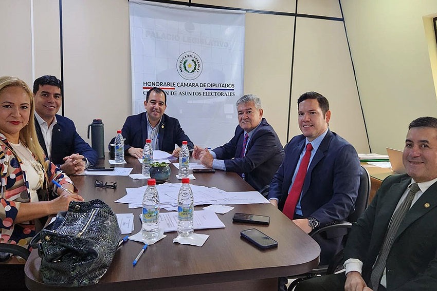 Presidente de Diputados ratifica compromiso con la educación durante jornada gubernamental en Cordillera