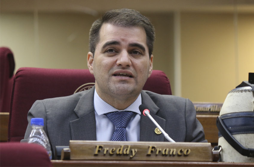 Presidente de Diputados ratifica compromiso con la educación durante jornada gubernamental en Cordillera