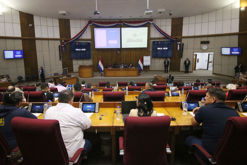 Presidente de Diputados ratifica compromiso con la educación durante jornada gubernamental en Cordillera