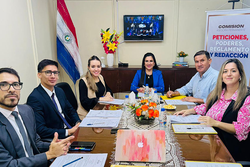 Presidente de Diputados ratifica compromiso con la educación durante jornada gubernamental en Cordillera