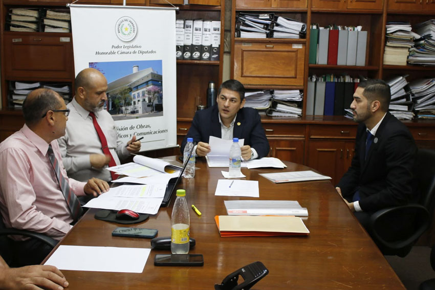 Presidente de Diputados ratifica compromiso con la educación durante jornada gubernamental en Cordillera