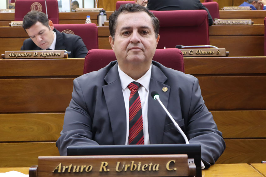 Presidente de Diputados ratifica compromiso con la educación durante jornada gubernamental en Cordillera