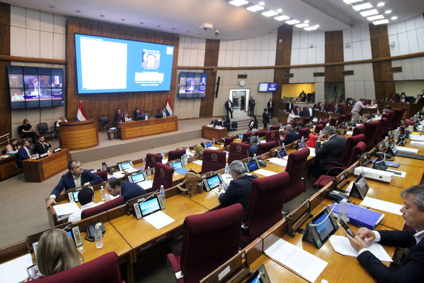 Presidente de Diputados ratifica compromiso con la educación durante jornada gubernamental en Cordillera