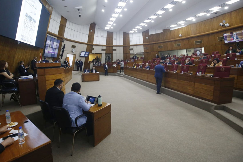 Presidente de Diputados ratifica compromiso con la educación durante jornada gubernamental en Cordillera