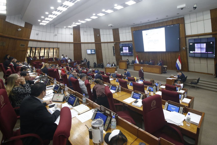 Presidente de Diputados ratifica compromiso con la educación durante jornada gubernamental en Cordillera