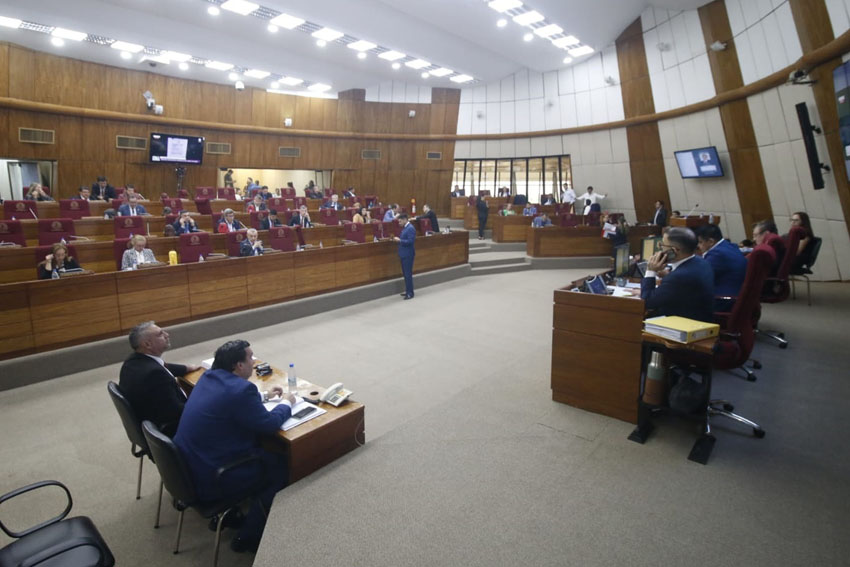 Presidente de Diputados ratifica compromiso con la educación durante jornada gubernamental en Cordillera