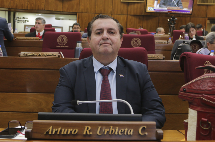 Presidente de Diputados ratifica compromiso con la educación durante jornada gubernamental en Cordillera