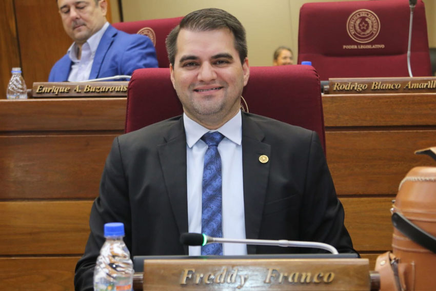Presidente de Diputados ratifica compromiso con la educación durante jornada gubernamental en Cordillera
