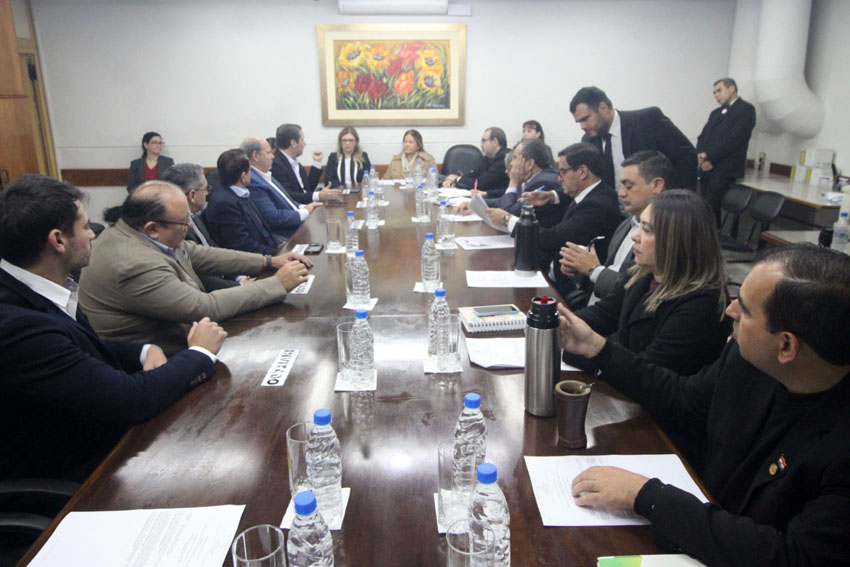 Presidente de Diputados ratifica compromiso con la educación durante jornada gubernamental en Cordillera