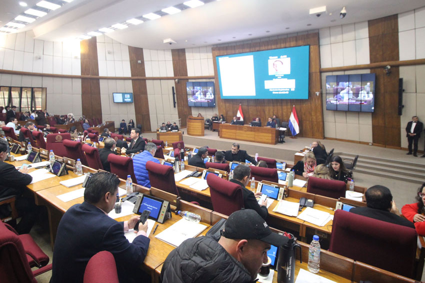 Presidente de Diputados ratifica compromiso con la educación durante jornada gubernamental en Cordillera