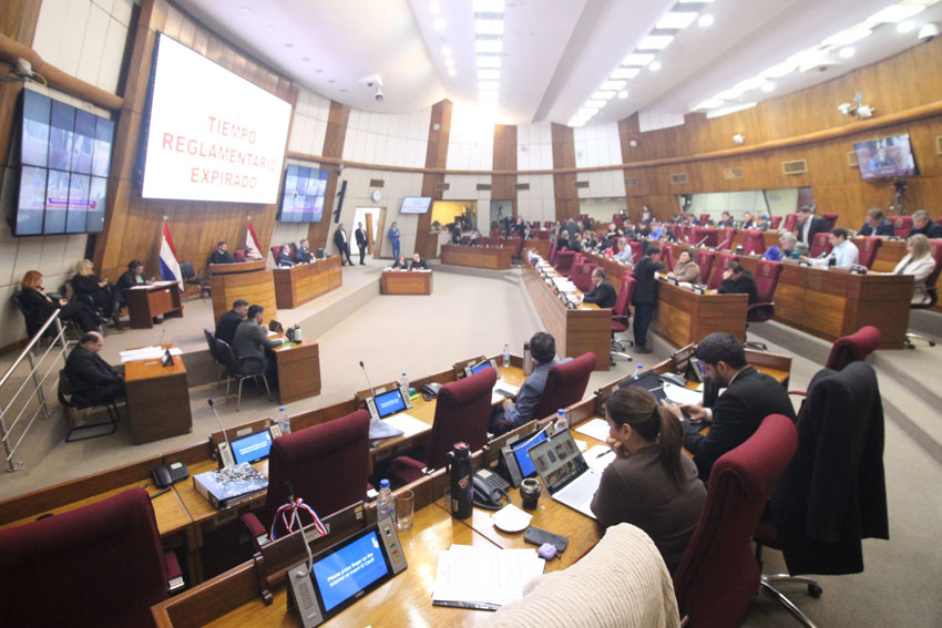 Presidente de Diputados ratifica compromiso con la educación durante jornada gubernamental en Cordillera