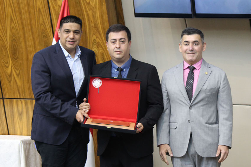 Presidente de Diputados ratifica compromiso con la educación durante jornada gubernamental en Cordillera